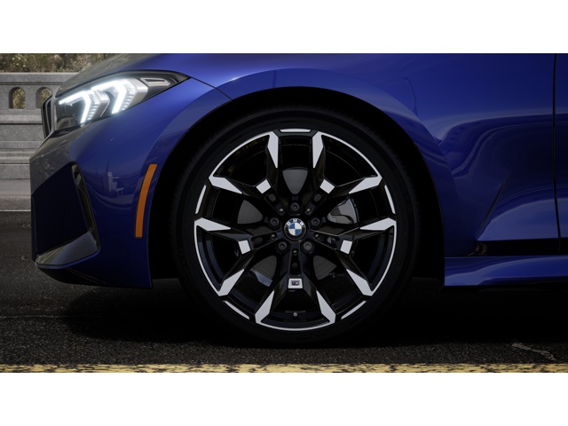 2026 BMW 3 Series 330i - Photo 7