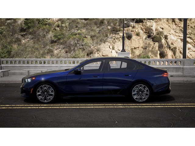 2027 BMW 5 Series 550e - Photo 4