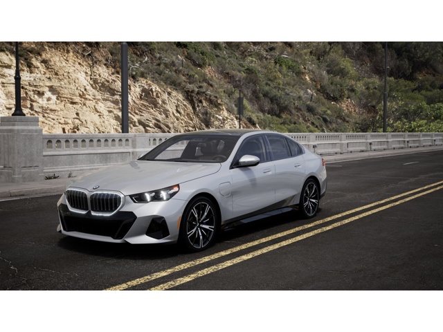 2026 BMW 5 Series 550e xDrive