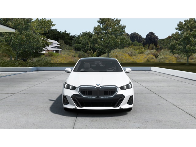 2026 Bmw 550e 550e xDrive photo 3