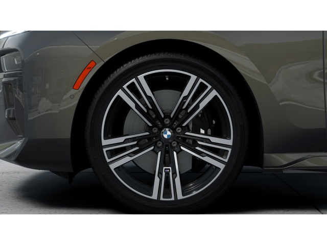 New 2026 Dravit Grey Metallic BMW 760i xDrive image 7