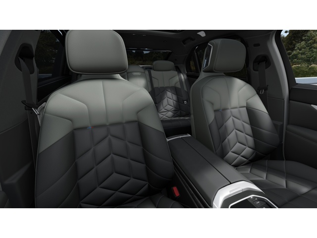 New 2026 Brooklyn Grey Metallic BMW 750e xDrive image 11