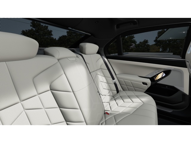 2025 BMW 7 Series 750e - Photo 12