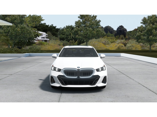New 2027 Alpine White BMW  image 3
