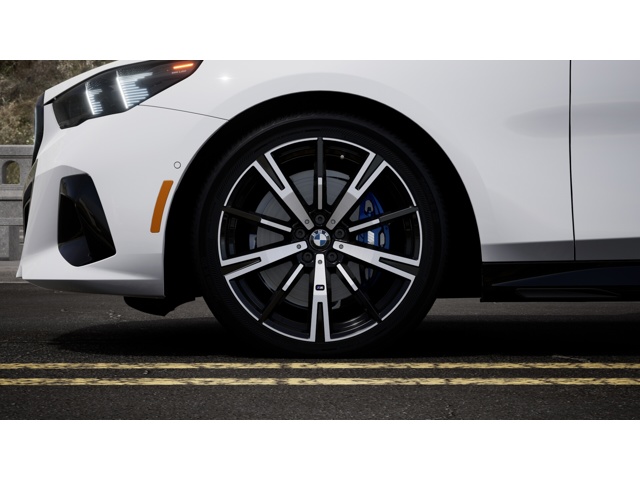 2026 BMW 5 Series 530i - Photo 7