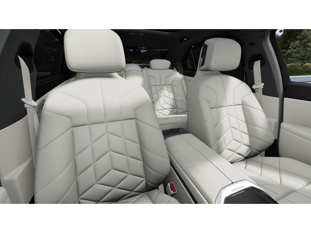 New 2027 Mineral White Metallic BMW 740i xDrive image 11