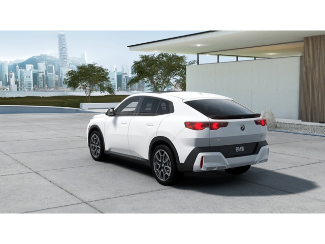 New 2027 Alpine White BMW  image 2